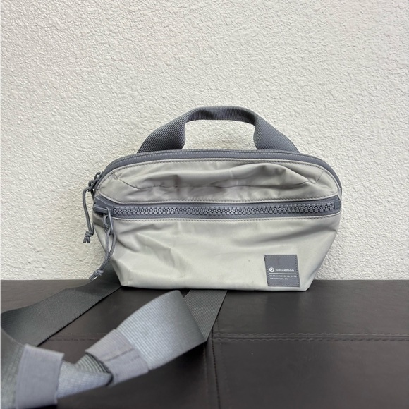 Accessories - Gray Lululemon Fanny Pack!